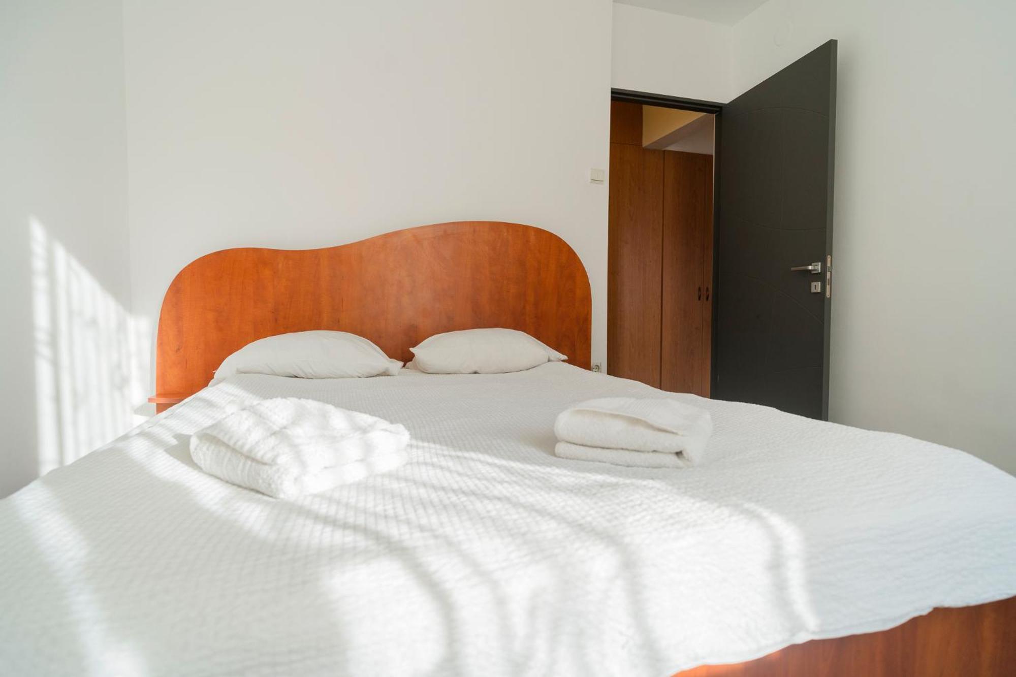 Rustic & Spacious 3Br Apartment Bukarest Eksteriør billede