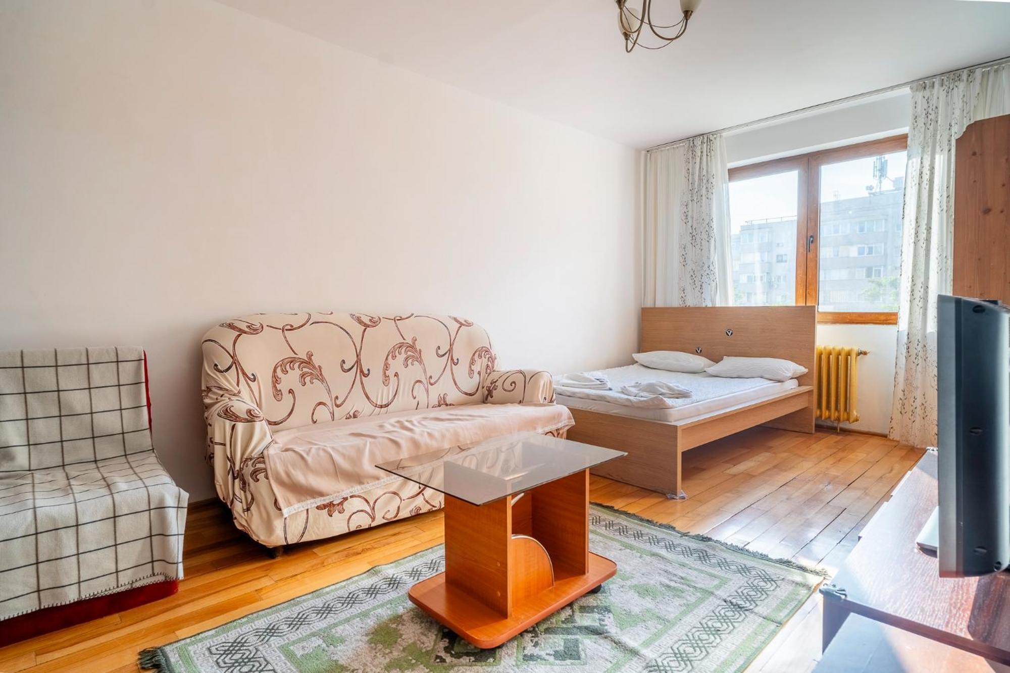 Rustic & Spacious 3Br Apartment Bukarest Eksteriør billede